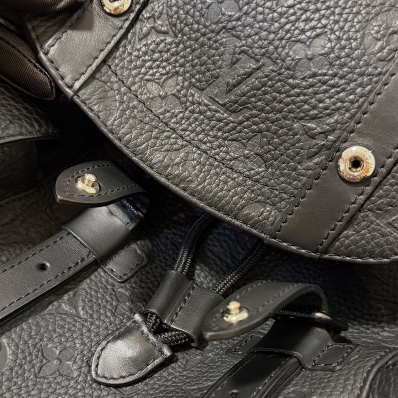 Louis Vuitton Christopher PM 壓紋牛皮背包-6