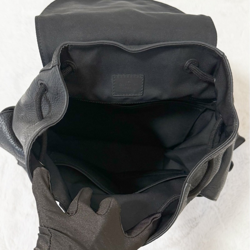 Louis Vuitton Christopher PM 壓紋牛皮背包-11