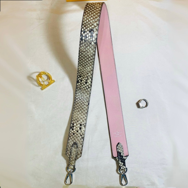 ‼️全世界最甜近新美品 LV 寬背帶/肩帶 喜馬拉雅 蟒蛇皮 Louis Vuitton 路易威登 雙面用-0