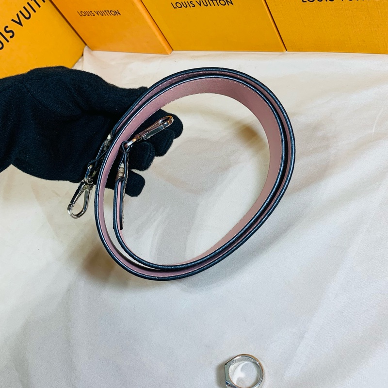 ‼️全世界最甜近新美品 LV 寬背帶/肩帶 喜馬拉雅 蟒蛇皮 Louis Vuitton 路易威登 雙面用-7