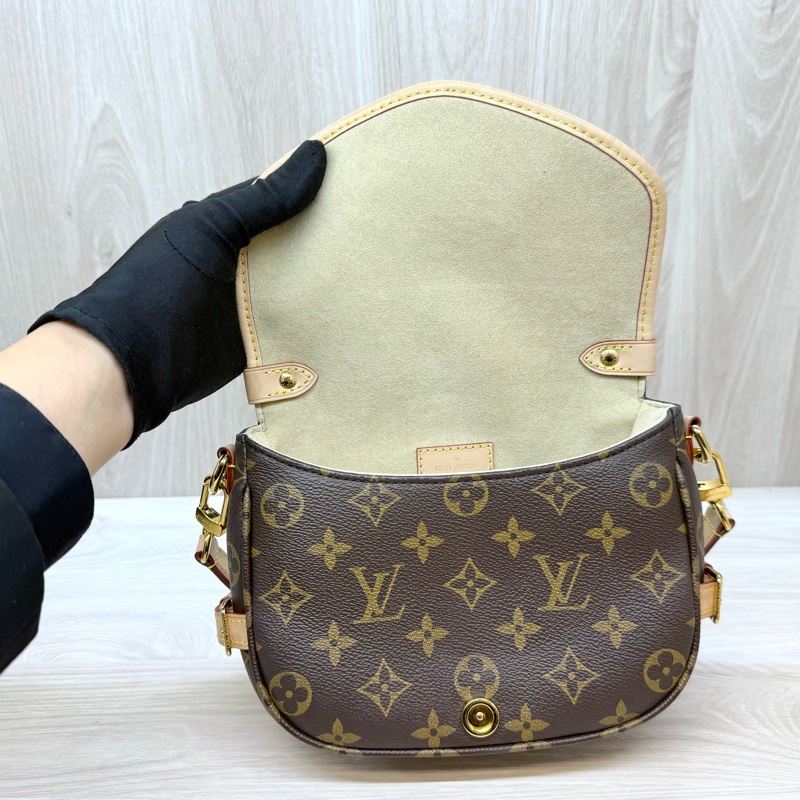 LV原花金釦Saumur BB雙子星手提斜背包M46740-6