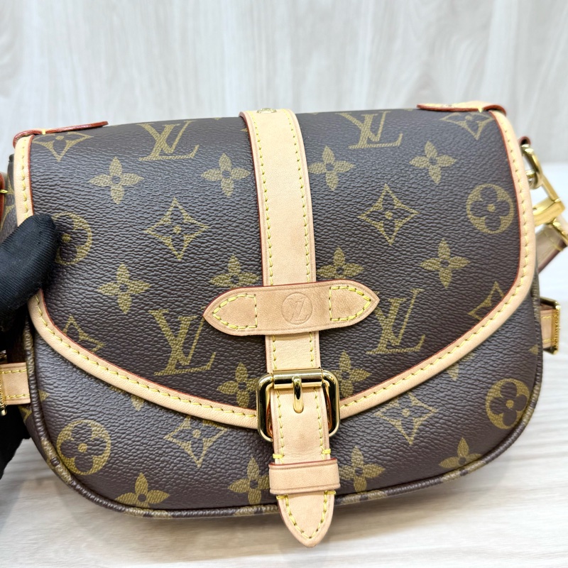 LV原花金釦Saumur BB雙子星手提斜背包M46740-11