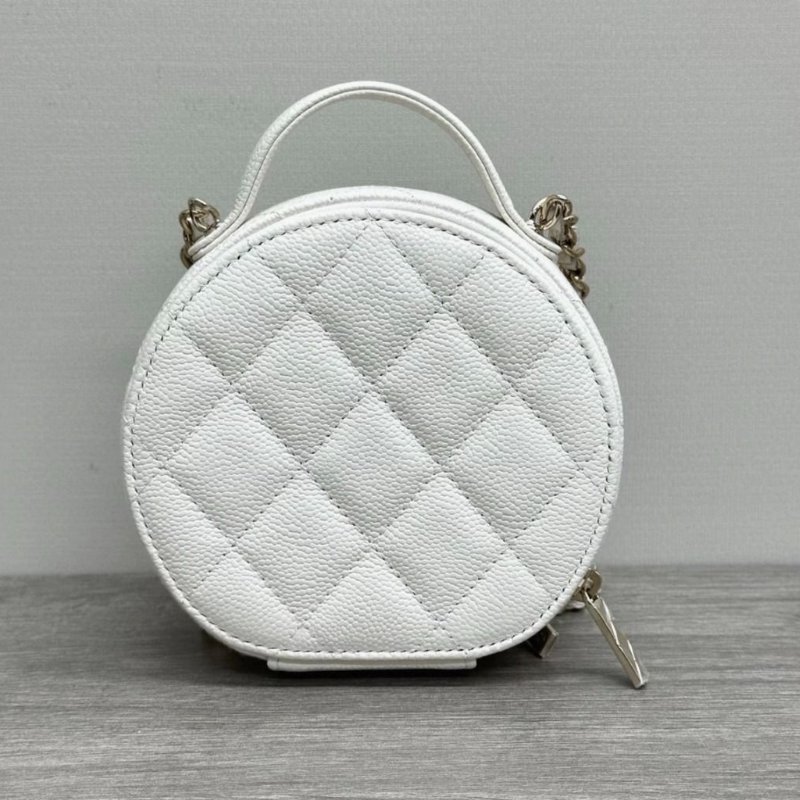 CHANEL 白色金扣荔枝牛皮手提肩背斜背圓餅包 12*11*5 99新配件塵袋保卡-5