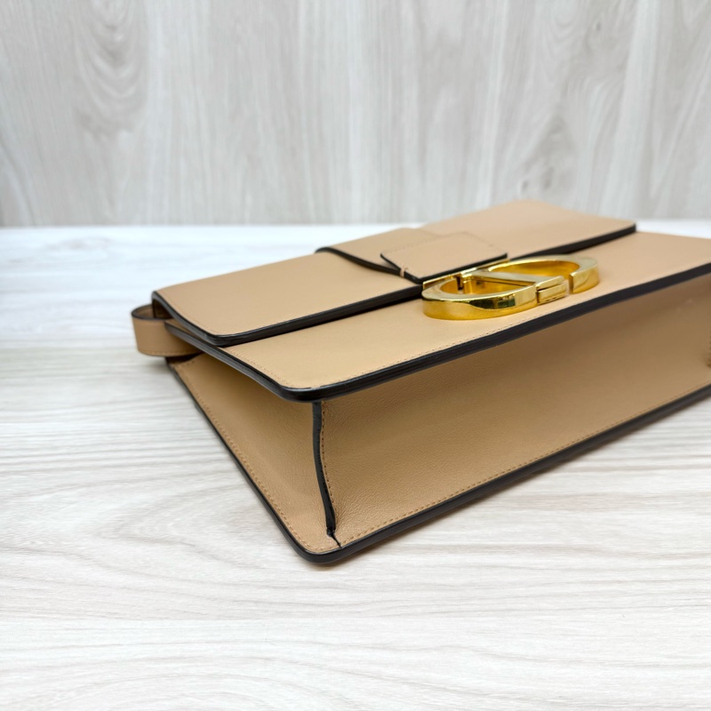 DIOR奶茶色滑面牛皮金釦蒙田30 Montaigne/M9234UHEL-7