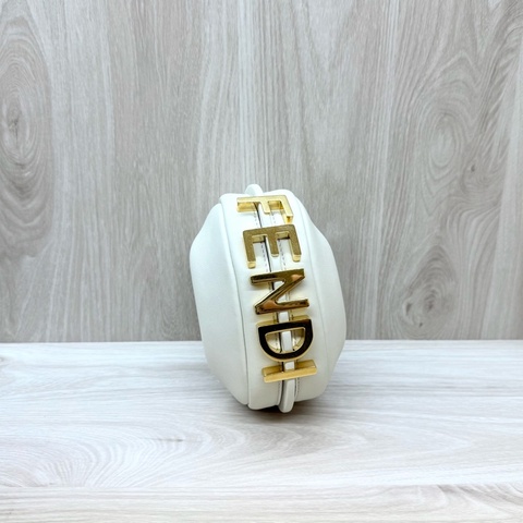 FENDI白金小牛皮Fendigraphy MINI半月手拿包7AS089