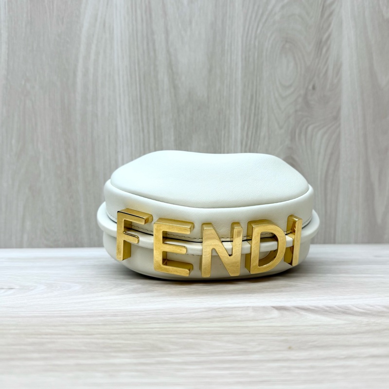 FENDI白金小牛皮Fendigraphy MINI半月手拿包7AS089-5