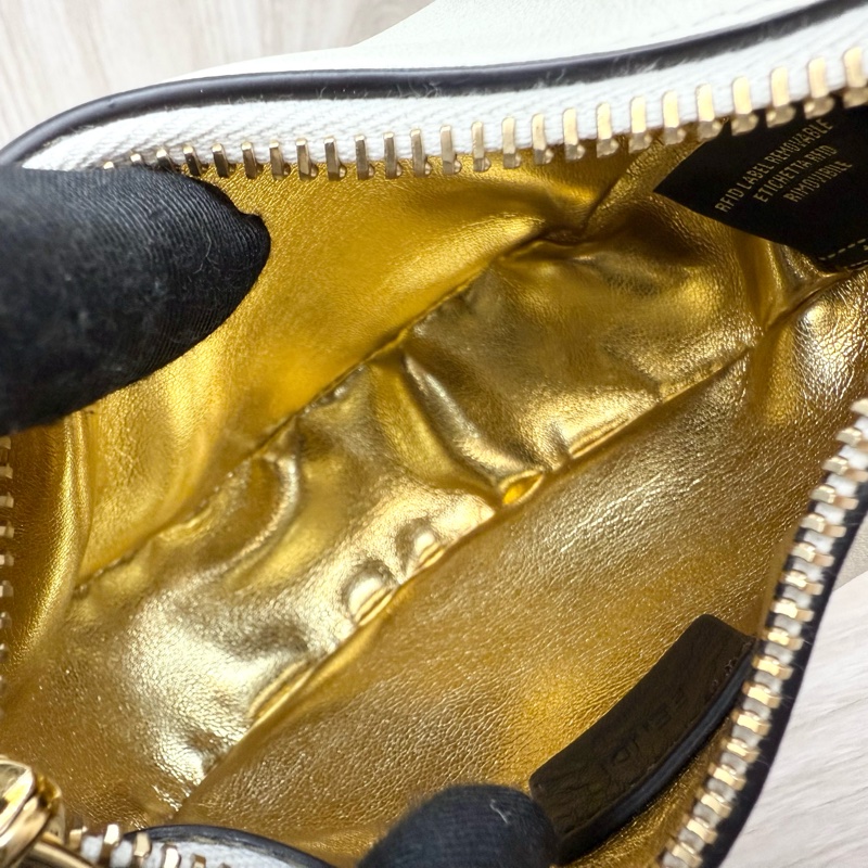 FENDI白金小牛皮Fendigraphy MINI半月手拿包7AS089-7