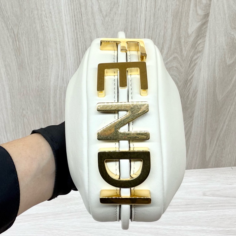 FENDI白金小牛皮Fendigraphy MINI半月手拿包7AS089-9