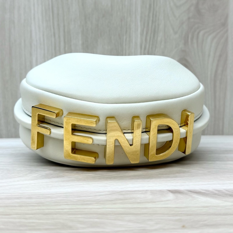 FENDI白金小牛皮Fendigraphy MINI半月手拿包7AS089-10