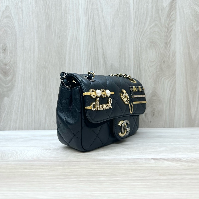 Chanel黑羊皮logo徽章髮夾造型MINI COCO-3