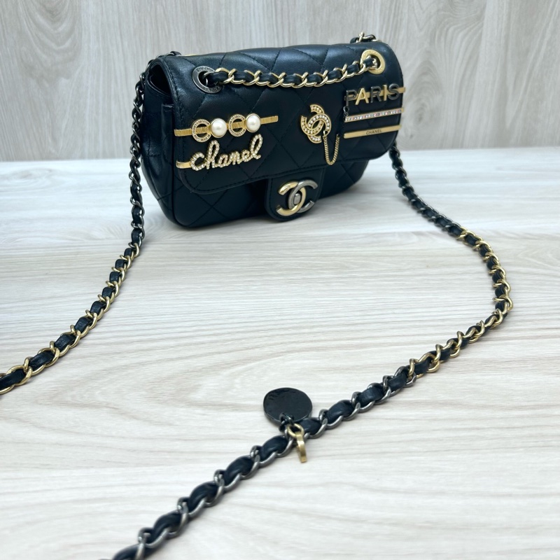 Chanel黑羊皮logo徽章髮夾造型MINI COCO-12