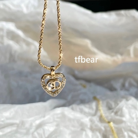 Christian Dior 愛心水鑽CD項鍊 極美✨
