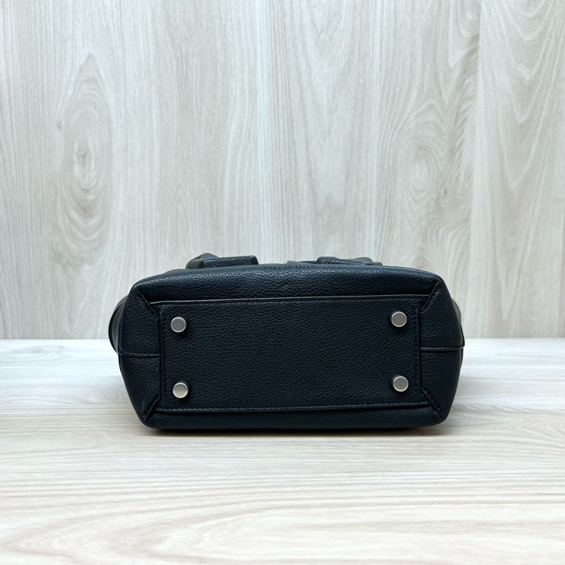 BV黑色大編織牛皮Arco29手提斜背包-4