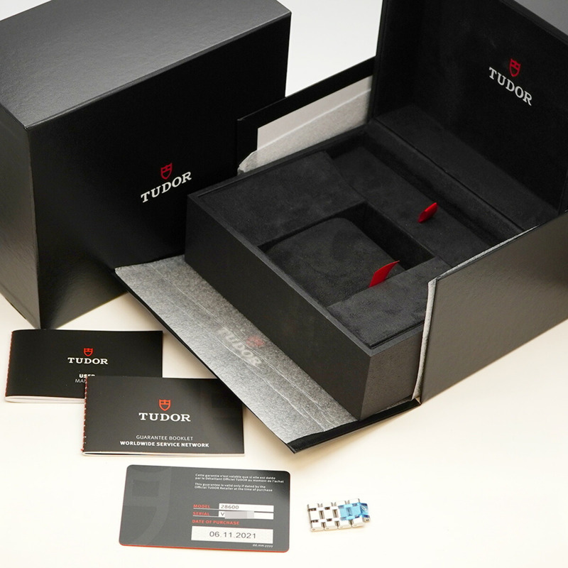 帝舵皇家28600藍色錶盤男士腕錶-1