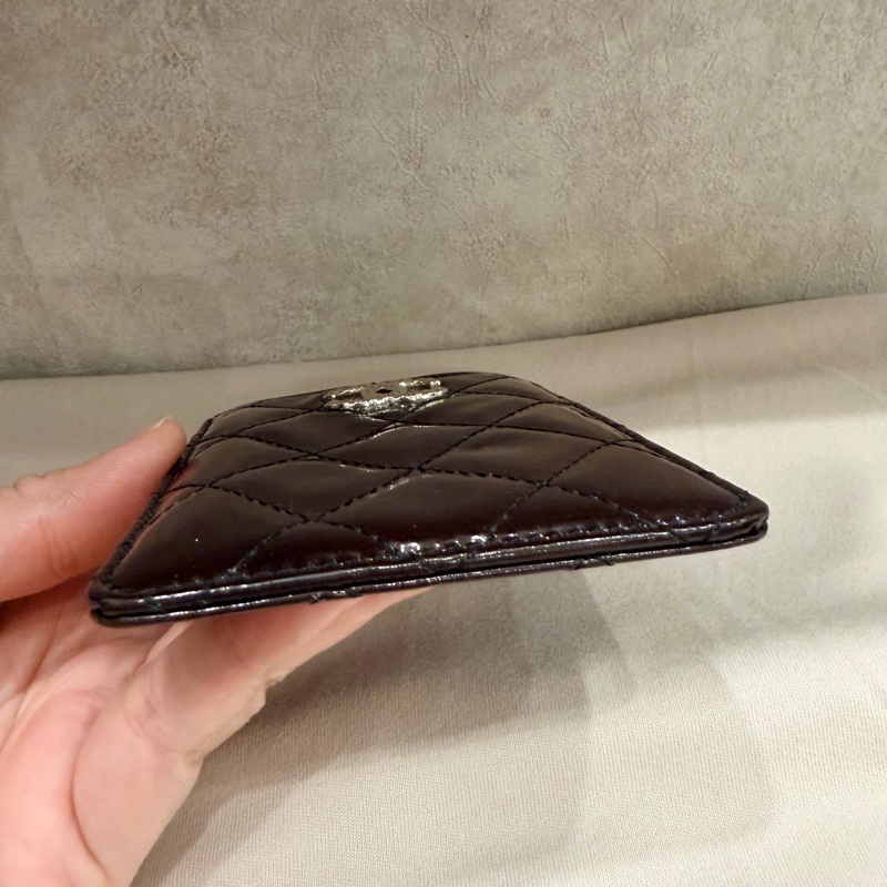Chanel 香奈兒 超美大logo 漆皮直式卡夾 咖-6