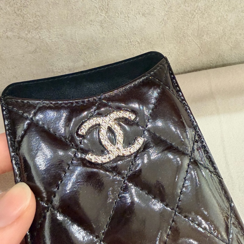 Chanel 香奈兒 超美大logo 漆皮直式卡夾 咖-7