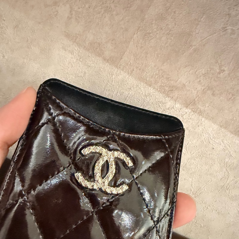 Chanel 香奈兒 超美大logo 漆皮直式卡夾 咖-9