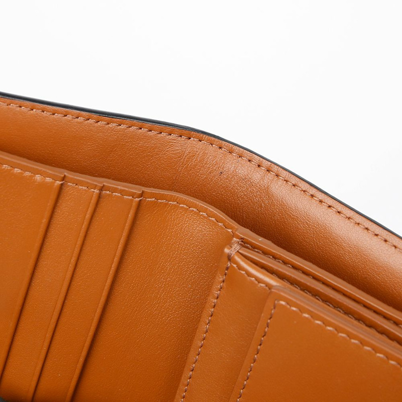 CELINE Triomphe 小號翻蓋錢包 10D782CQH-7