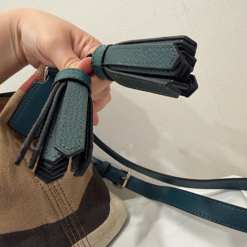 Burberry 經典格紋帆布拼皮革 子母小水桶包-15