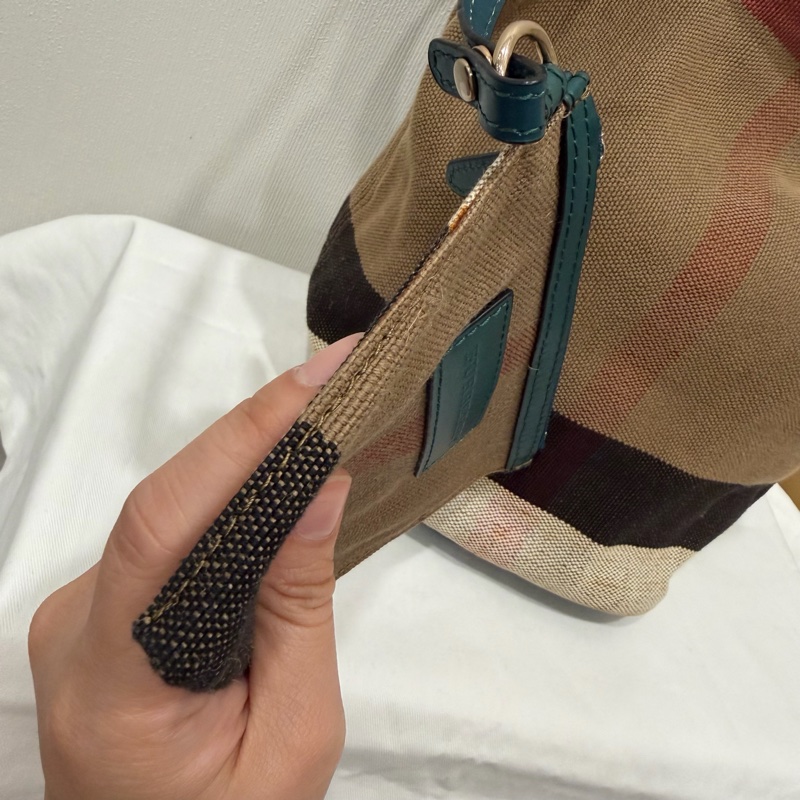 Burberry 經典格紋帆布拼皮革 子母小水桶包-17