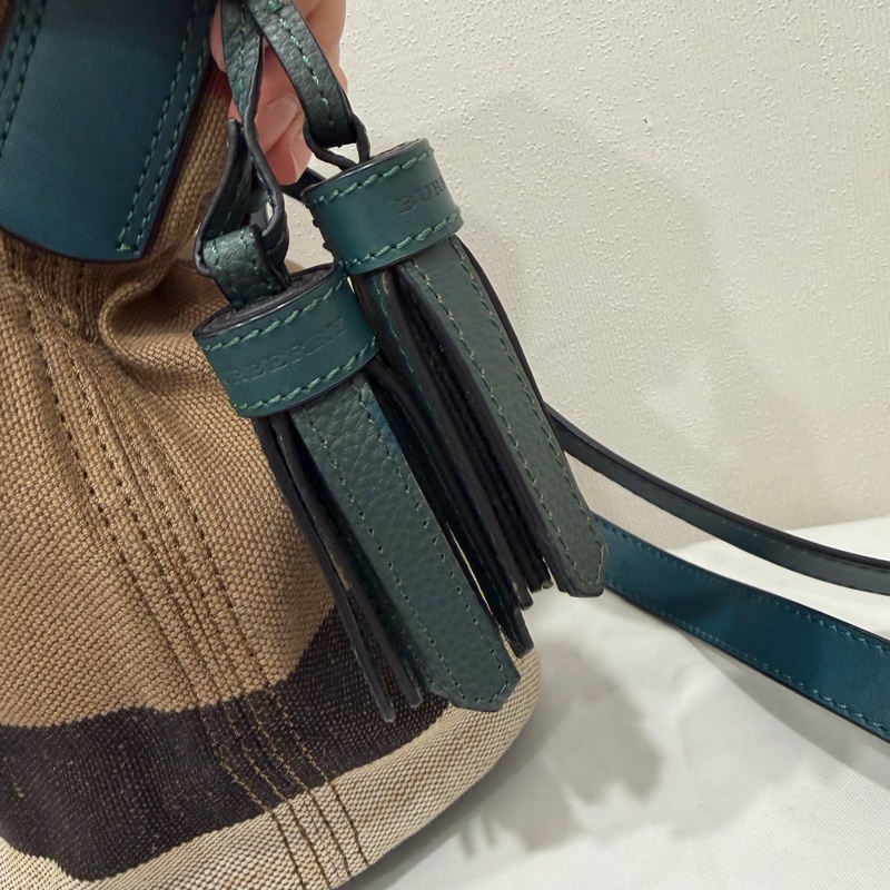 Burberry 經典格紋帆布拼皮革 子母小水桶包-28