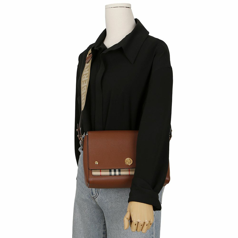 BURBERRY 復古格紋皮革Note斜背包 8021111-10