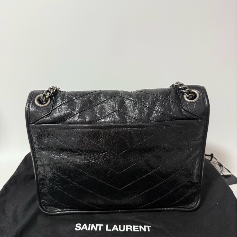 YSL Niki 中號｜黑色感壓皺摺皮-3