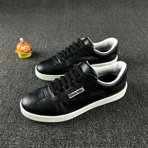 97新：Chanel香奈兒黑色板鞋 尺碼：37 整體成色不錯 黑色簡約大氣 羊皮舒適