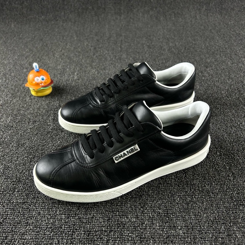 97新：Chanel香奈兒黑色板鞋 尺碼：37 整體成色不錯 黑色簡約大氣 羊皮舒適-0