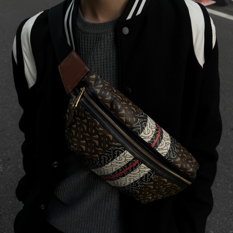 （超帥氣🔖） Burberry 經典老花 胸/腰包 斜背包 專櫃73000！-4