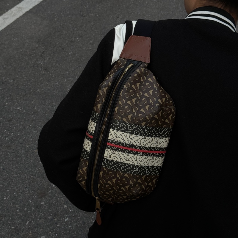 （超帥氣🔖） Burberry 經典老花 胸/腰包 斜背包 專櫃73000！-5