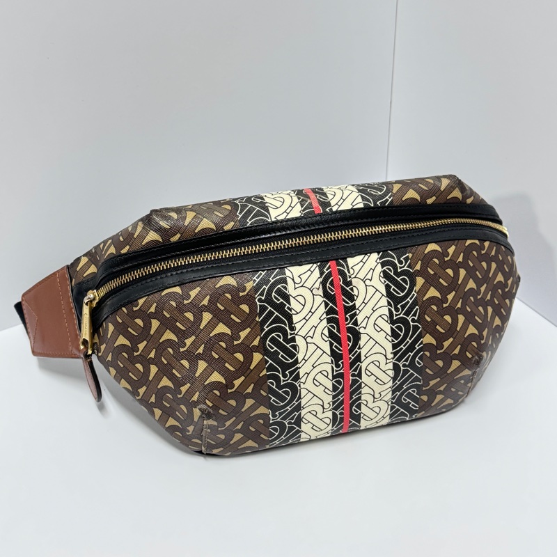 （超帥氣🔖） Burberry 經典老花 胸/腰包 斜背包 專櫃73000！-11