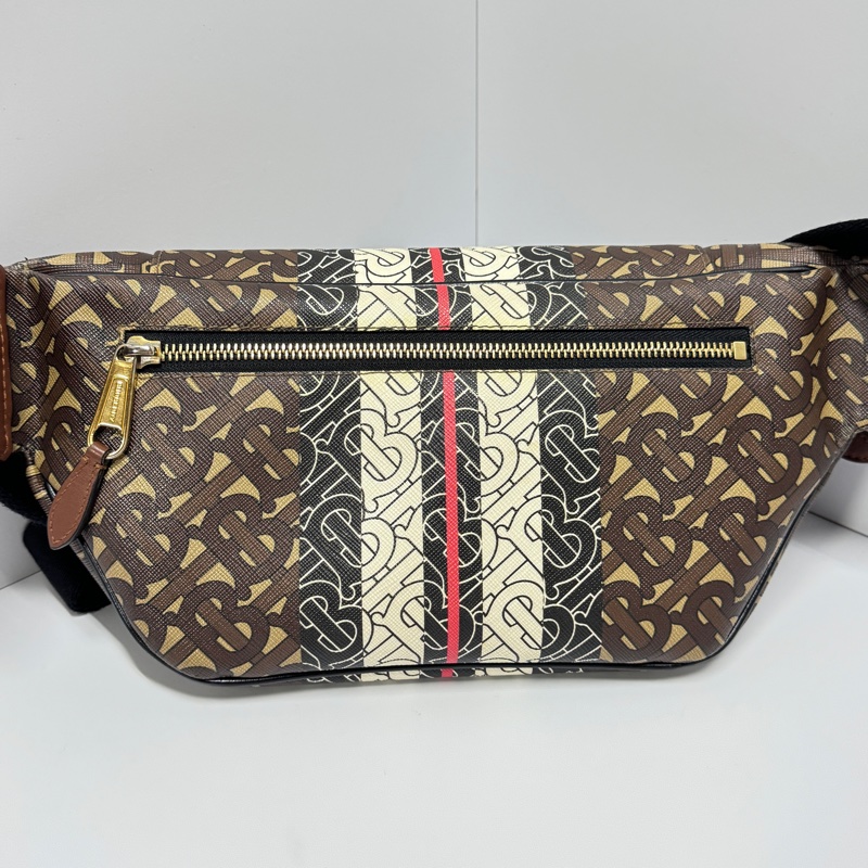 （超帥氣🔖） Burberry 經典老花 胸/腰包 斜背包 專櫃73000！-16