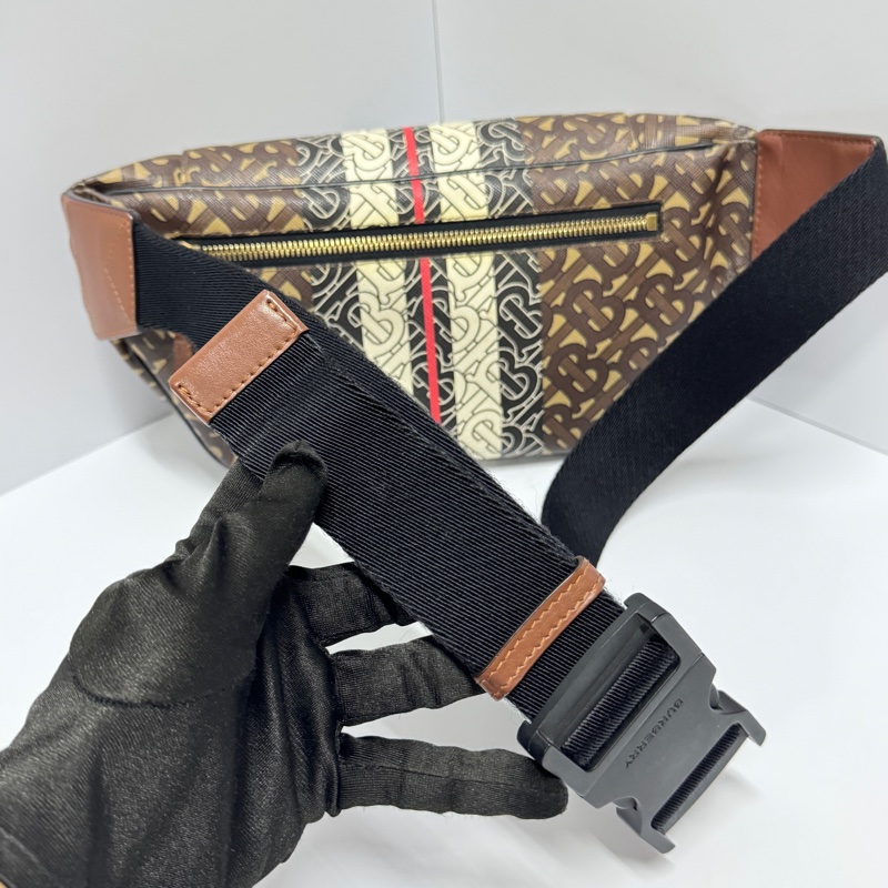 （超帥氣🔖） Burberry 經典老花 胸/腰包 斜背包 專櫃73000！-19