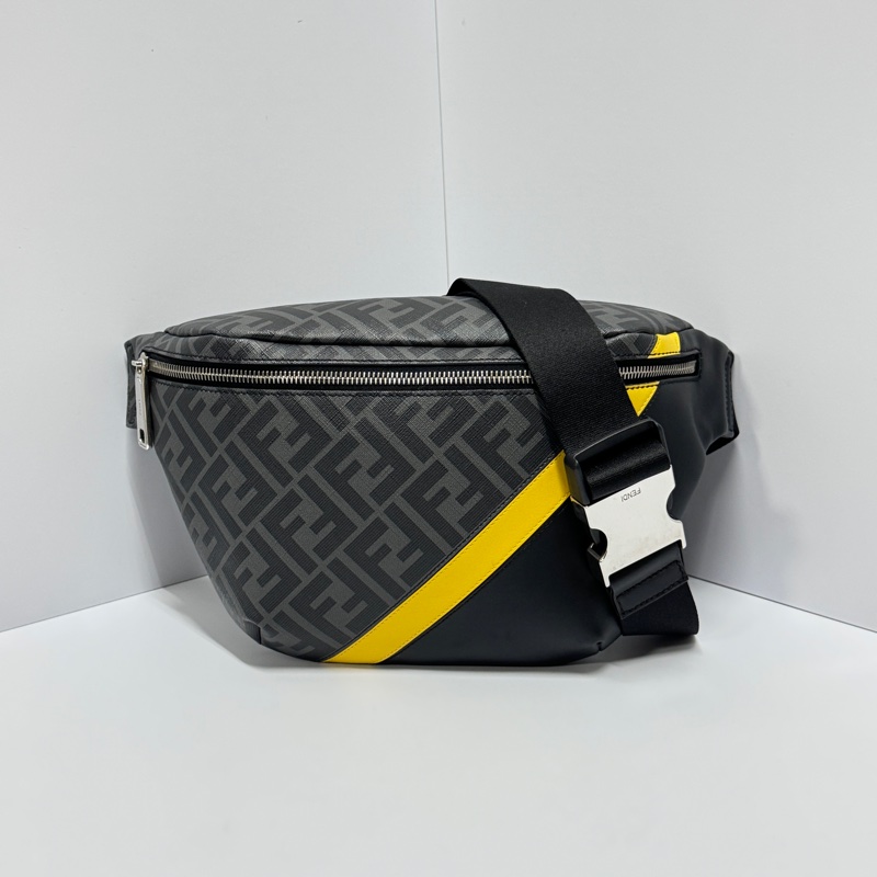 （極新🎁） FENDI 新款 經典老花 胸/腰包 專櫃8萬多！-7