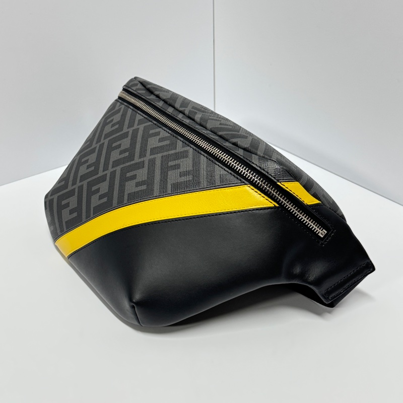 （極新🎁） FENDI 新款 經典老花 胸/腰包 專櫃8萬多！-9