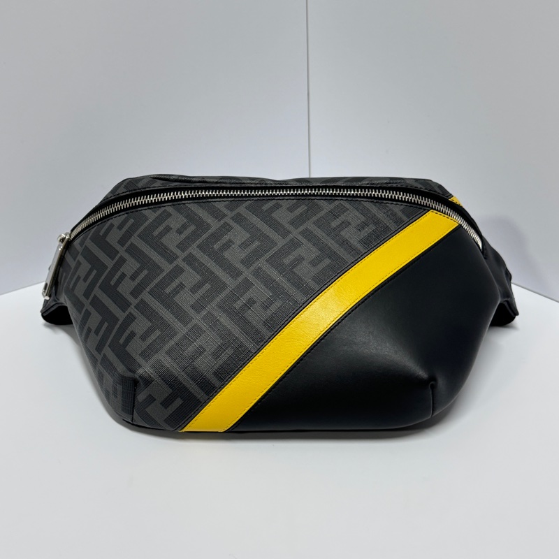 （極新🎁） FENDI 新款 經典老花 胸/腰包 專櫃8萬多！-13