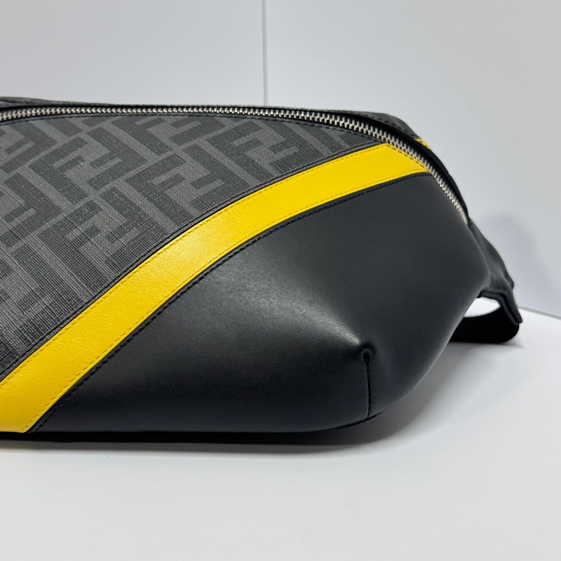 （極新🎁） FENDI 新款 經典老花 胸/腰包 專櫃8萬多！-15