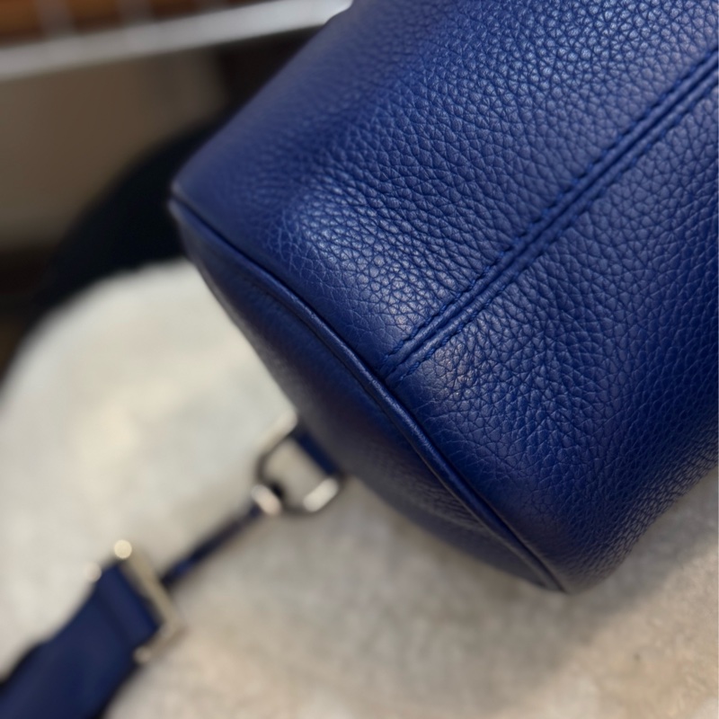 Dior Homme圓桶包-10