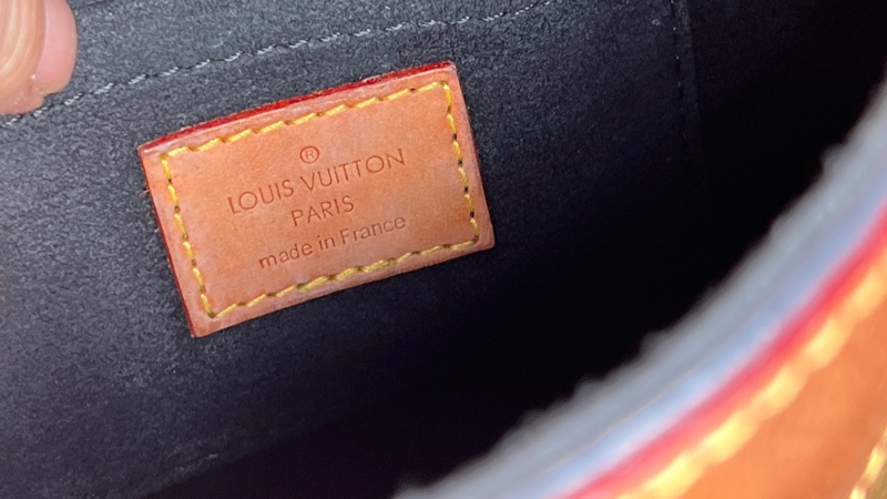 LV薯條包/可手提/肩背/側背/付肩帶/二手甜甜價-4