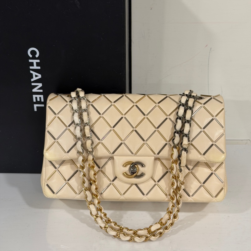 #高訂款 #專櫃定價40多萬 香奈兒Cf25米白漸變金銀珠釘Coco系列-1