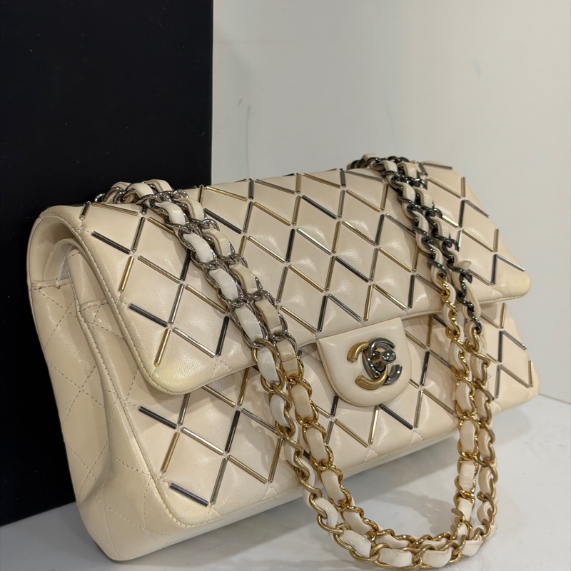 #高訂款 #專櫃定價40多萬 香奈兒Cf25米白漸變金銀珠釘Coco系列-3