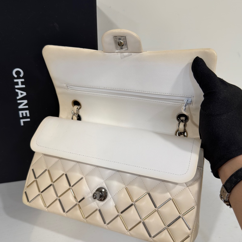 #高訂款 #專櫃定價40多萬 香奈兒Cf25米白漸變金銀珠釘Coco系列-11