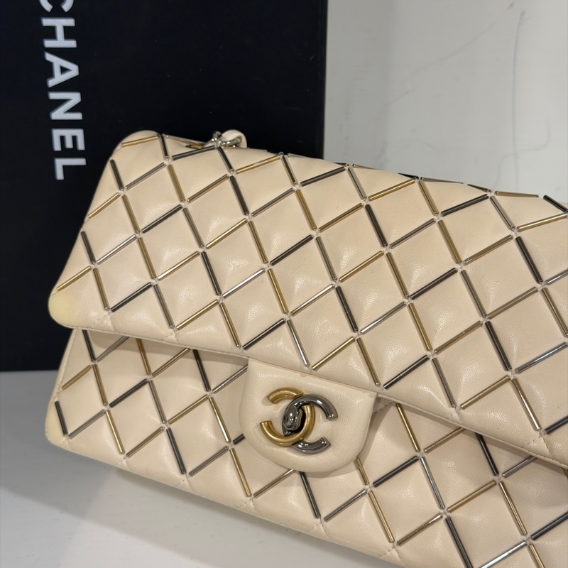 #高訂款 #專櫃定價40多萬 香奈兒Cf25米白漸變金銀珠釘Coco系列-12