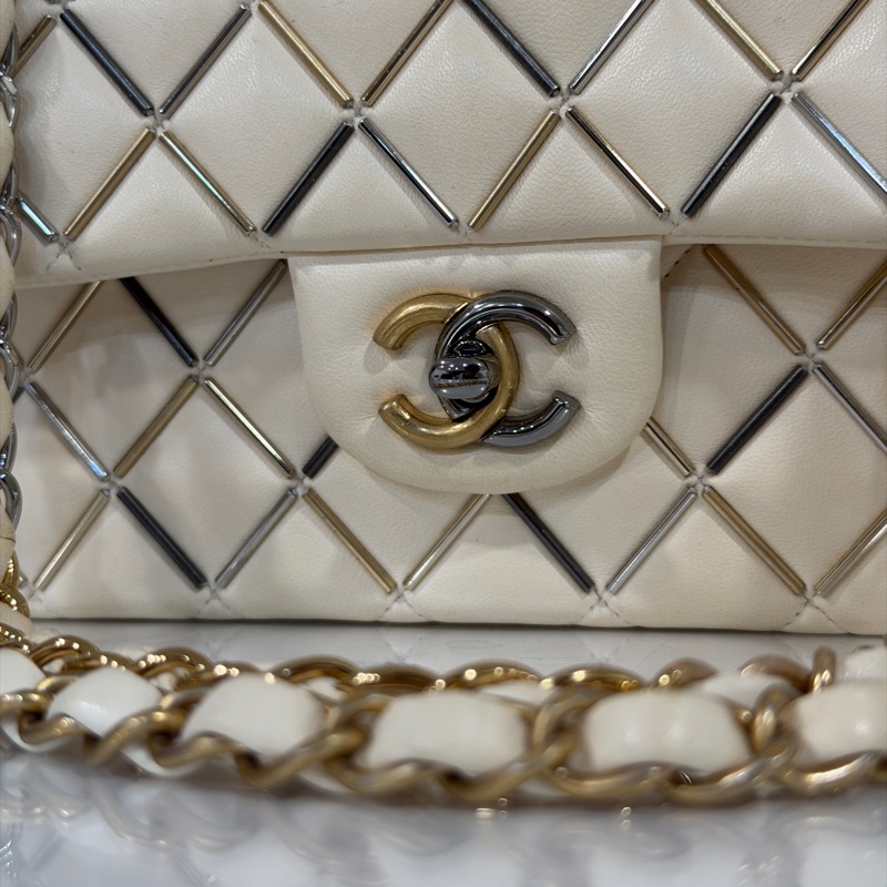 #高訂款 #專櫃定價40多萬 香奈兒Cf25米白漸變金銀珠釘Coco系列-19