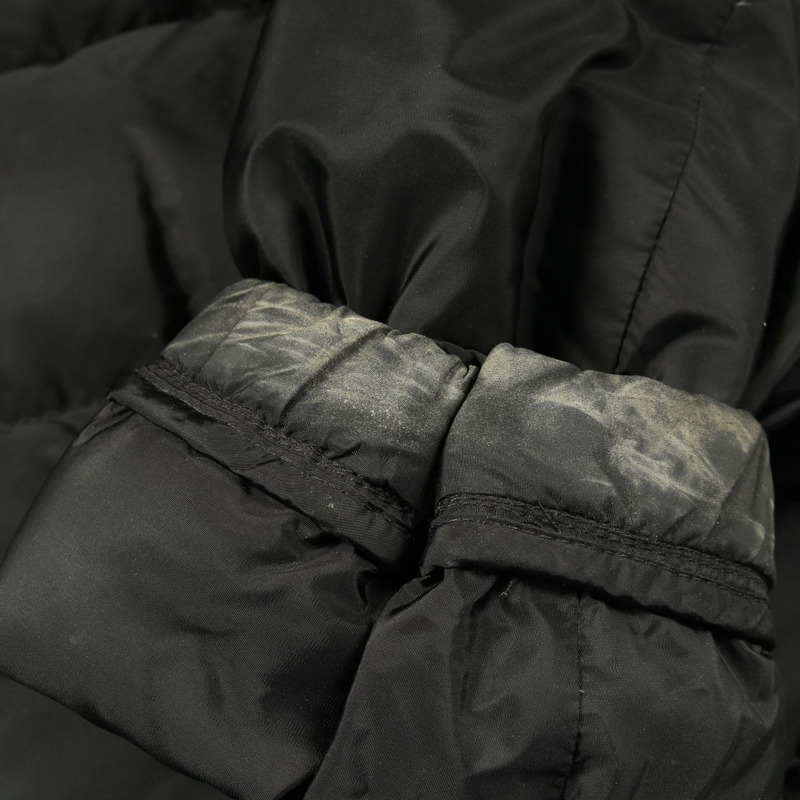 PRADA 男士黑色尼龍羽絨外套,二手,貨號 52-5