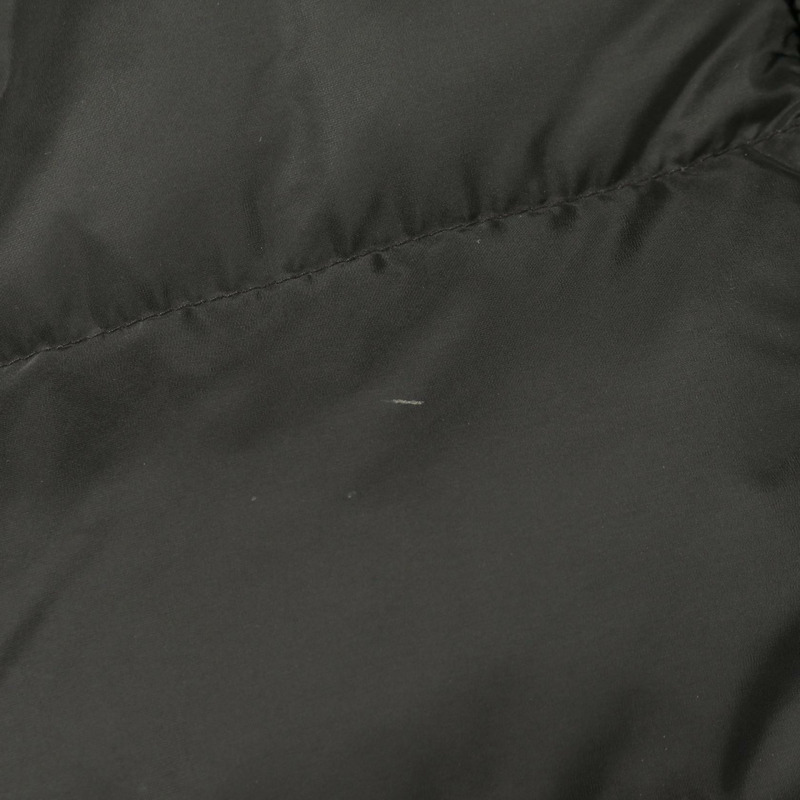 PRADA 男士黑色尼龍羽絨外套,二手,貨號 52-11