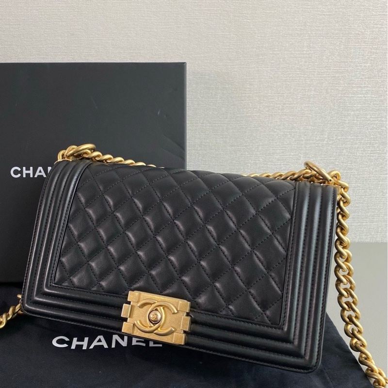 Chanel香奈兒 黑金牛皮leboy中號-1