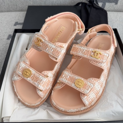 【全新品】chanel香奈兒23s 粉嫩膚色金logo粗花呢女士魔鬼氈涼鞋可愛輕熟女35.5