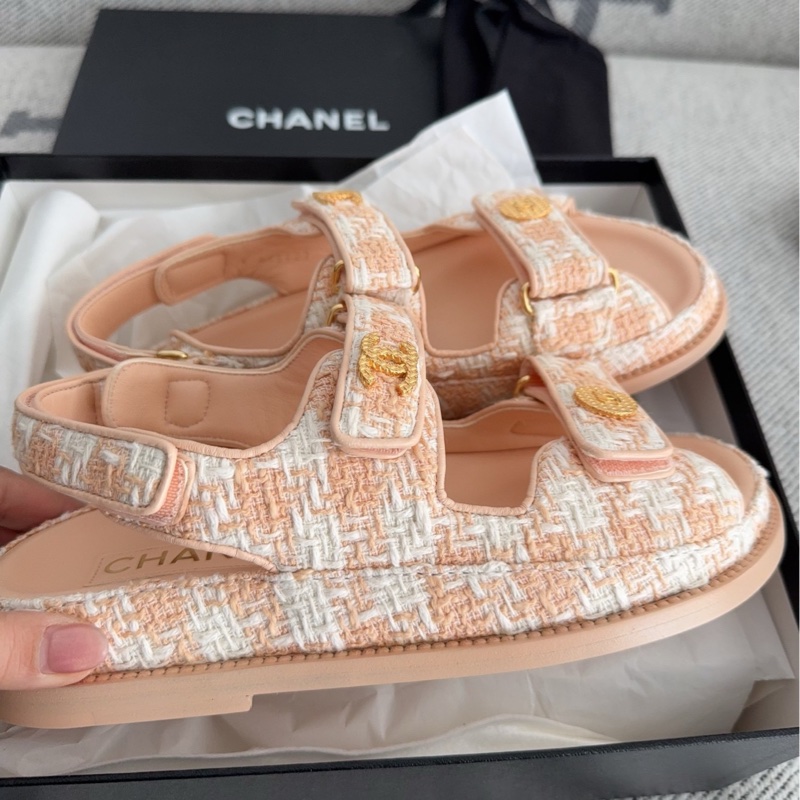 【全新品】chanel香奈兒23s 粉嫩膚色金logo粗花呢女士魔鬼氈涼鞋可愛輕熟女35.5-1